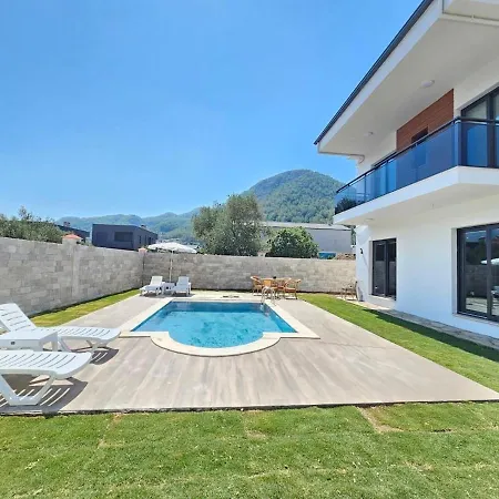 Luxury With Forest View In Yesiluzumlu Villa *
