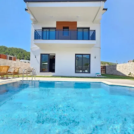 Luxury With Forest View In Yesiluzumlu Villa *